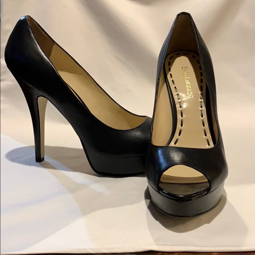 Enzo Angiolini heel. Size 8 1/2.